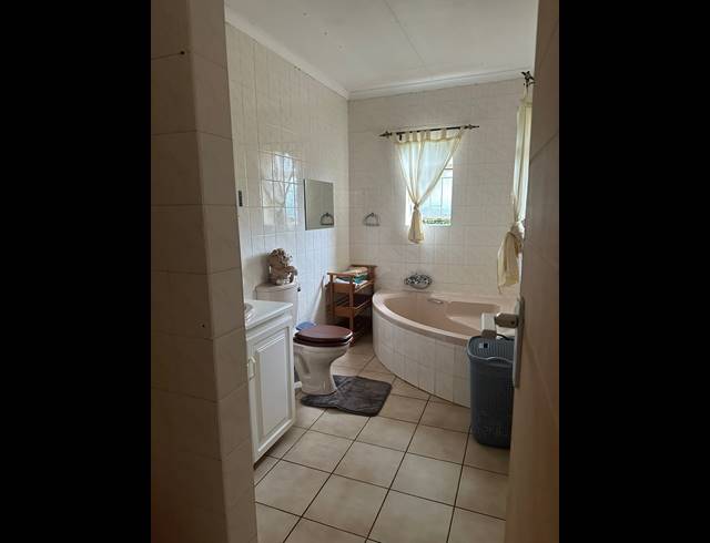 4 BEDROOM HOUSE FOR SALE IN SCHOEMANSVILLE
